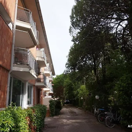 Charming Studio A Few Steps From The Beach Апартаменты *