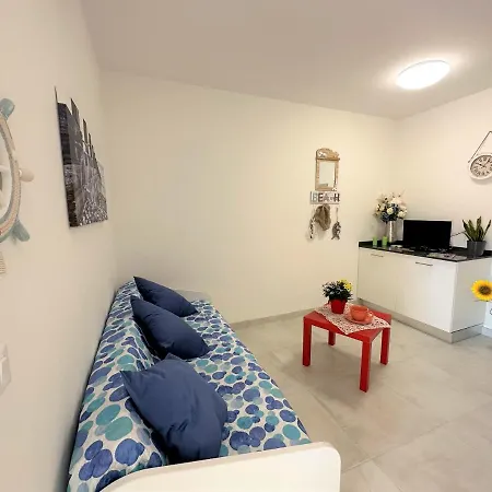 شقة Charming Studio A Few Steps From The Beach *